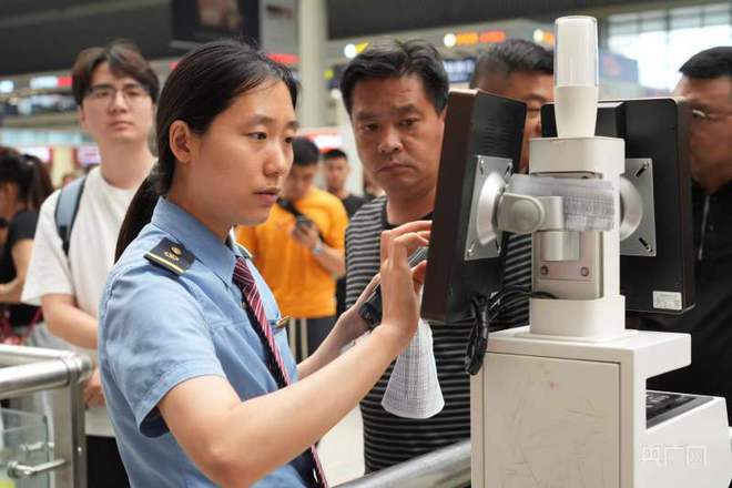 2024年铁路暑运启动国铁集团郑州局预计发送旅客3555万人次(图1)