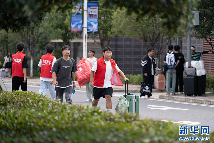 龙8贵州交通职业大学迎来首届本科新生(图6)