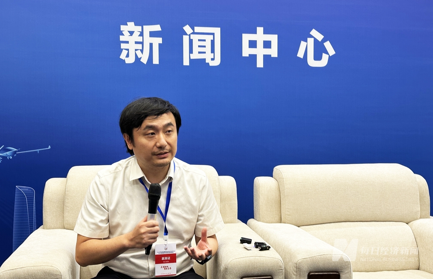 龙8沃飞长空郭亮：争取拿到全国首张有人驾驶eVTOL适航证(图1)