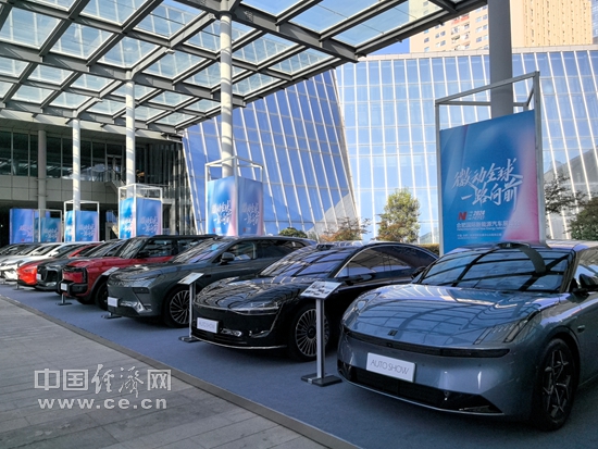 自动驾驶加速“驶来”汽车产业迎来AI时代(图1)