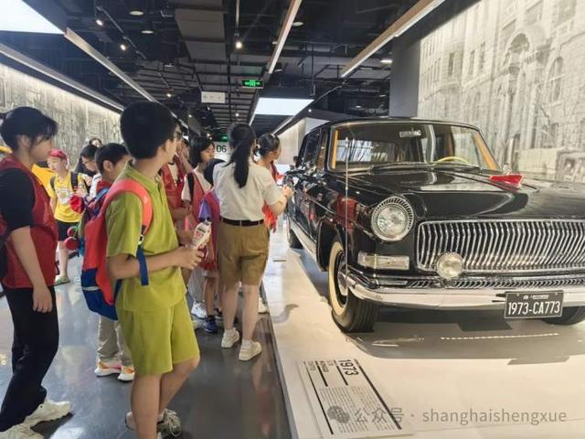 没有驾驶员龙8国际汽车自己跑起来啦！(图5)