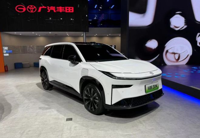 2024成都车展丨广汽丰田发布端到端智驾首发搭载铂智3X(图1)