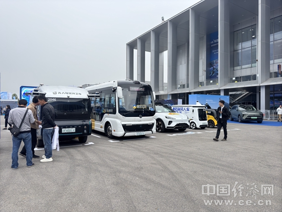 发展新质生产力重要“引擎”无人驾驶按下“加速键”(图2)