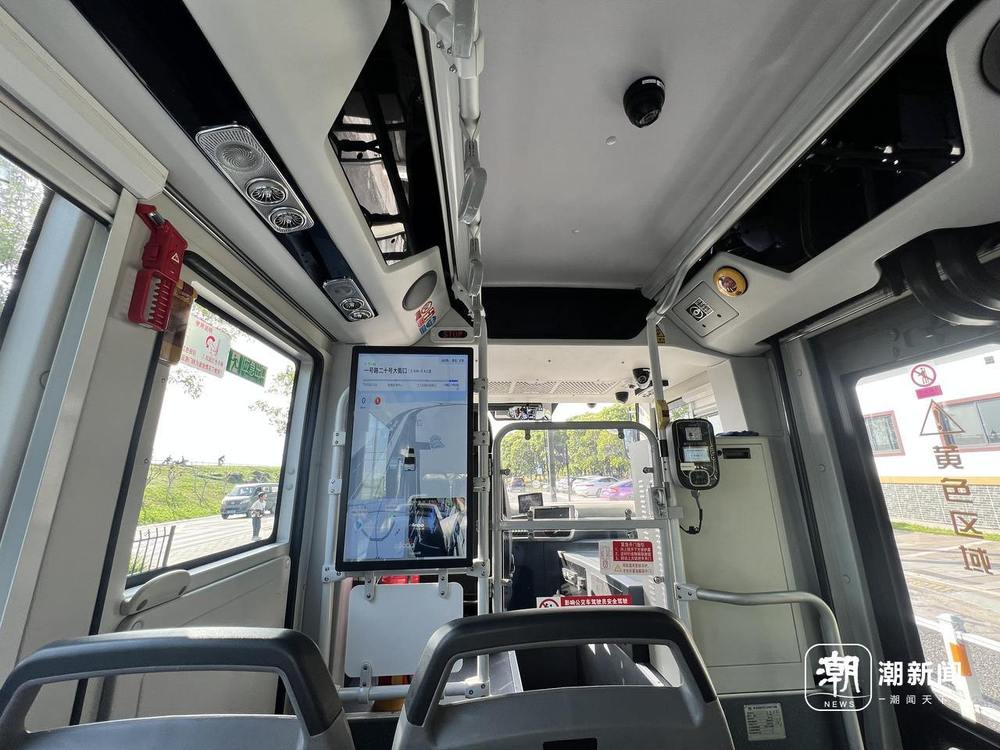 龙8线上预约免费乘坐杭州首批持证上路的自动驾驶公交来了(图2)