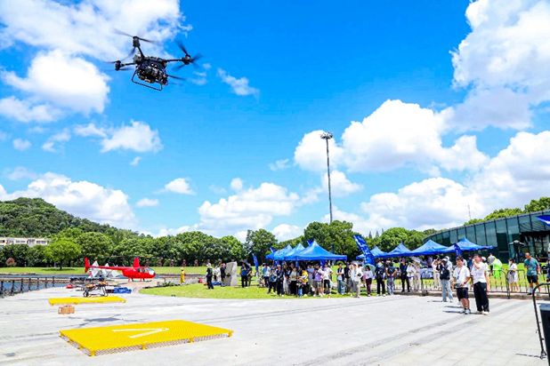 long8上海国际低空经济博览会飞行展演FC30氢电无人机空中物流大放异彩(图1)