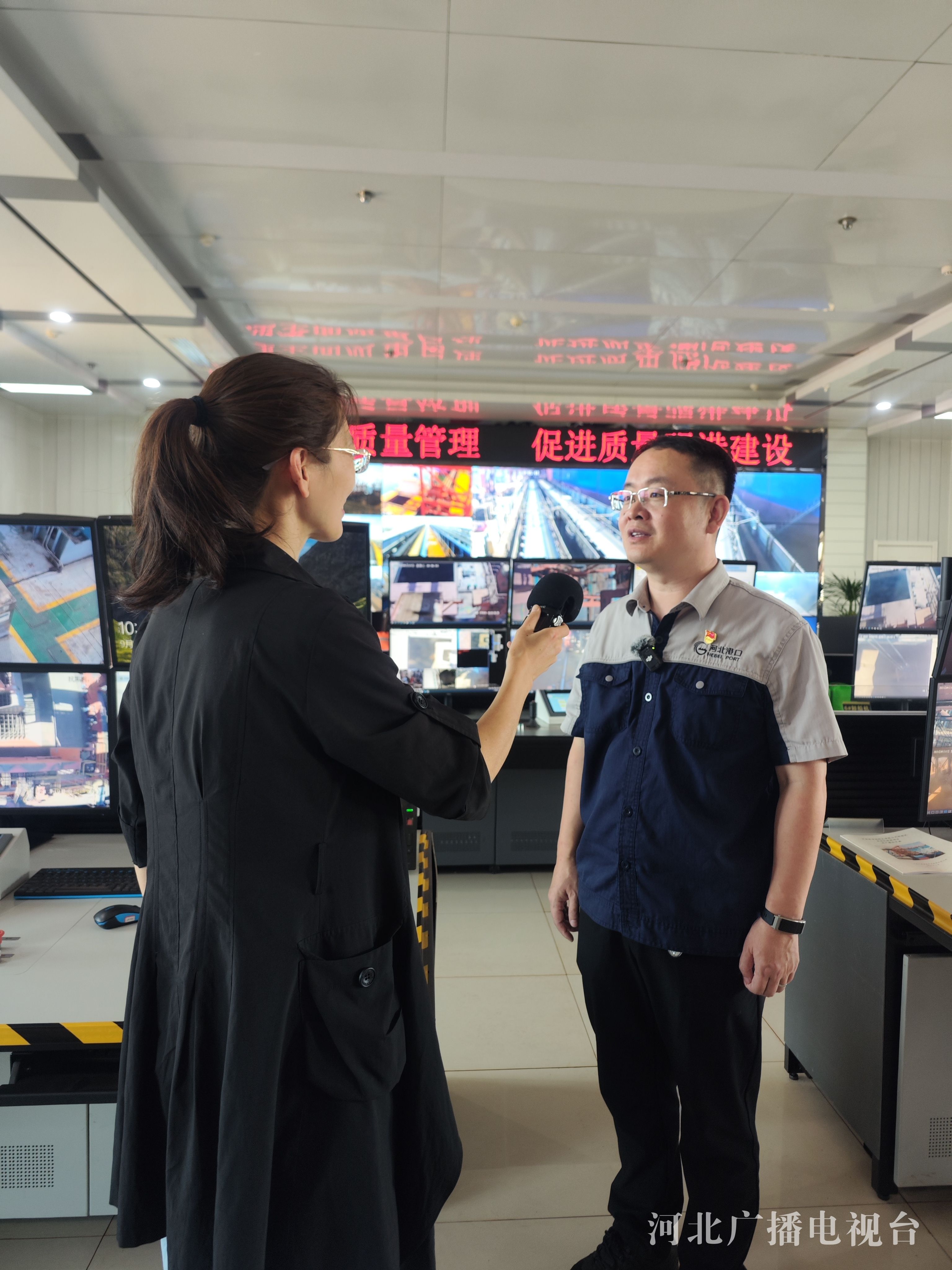 行走渤海湾“机器人同事”组建超级战队唐山港打造智能新龙8枢纽(图1)