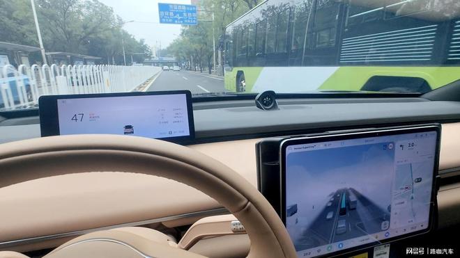 被10多种技术追赶华为智驾的绝对优势期还剩6个月？(图9)