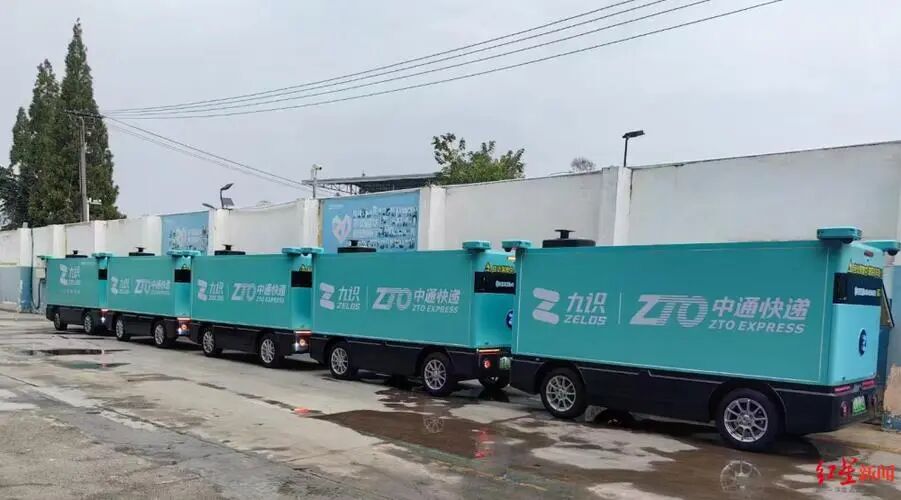 “双11”最狠加班狗：无人车日跑100公里快递江湖的减负“神器”替快递小哥省下15龙8小时厕所时间(图3)