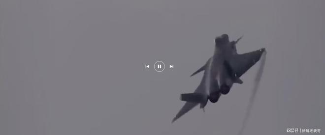 无人化黑鹰直升机首次飞行!赫格塞斯远程操控空战将迎来大变革(图4)