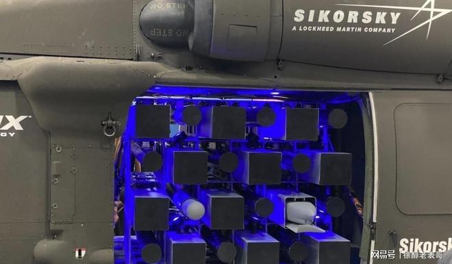 无人化黑鹰直升机首次飞行!赫格塞斯远程操控空战将迎来大变革(图10)