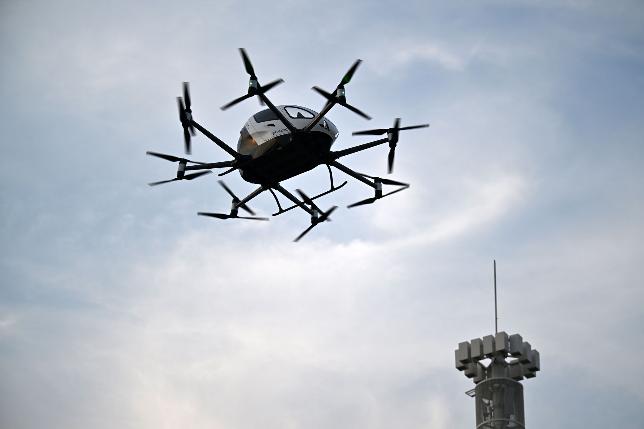 万亿级低空经济如何“飞得好、飞得远”(图1)