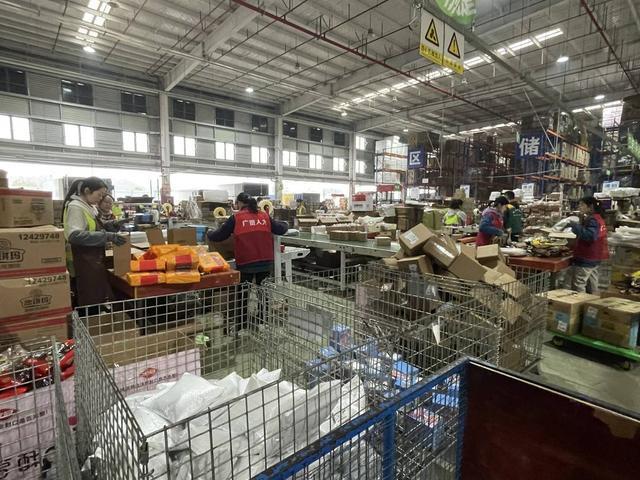 四川自贡的物流企业“卷”什么？不比速度不拼服务“卷”科技创新(图3)