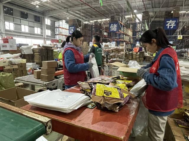 四川自贡的物流企业“卷”什么？不比速度不拼服务“卷”科技创新(图5)