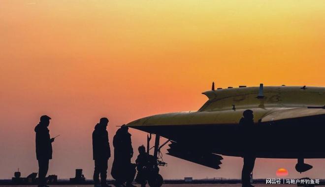 龙8美国即将过节印媒:中国又送出两份“大礼”美军怕什么来什么(图6)