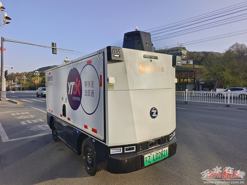 long8智慧物流无人驾驶配送车推动物流业“加速跑”(图)(图1)