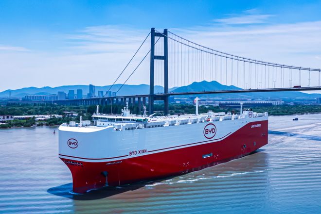 2026两会车企代表提议充满科技感(图3)