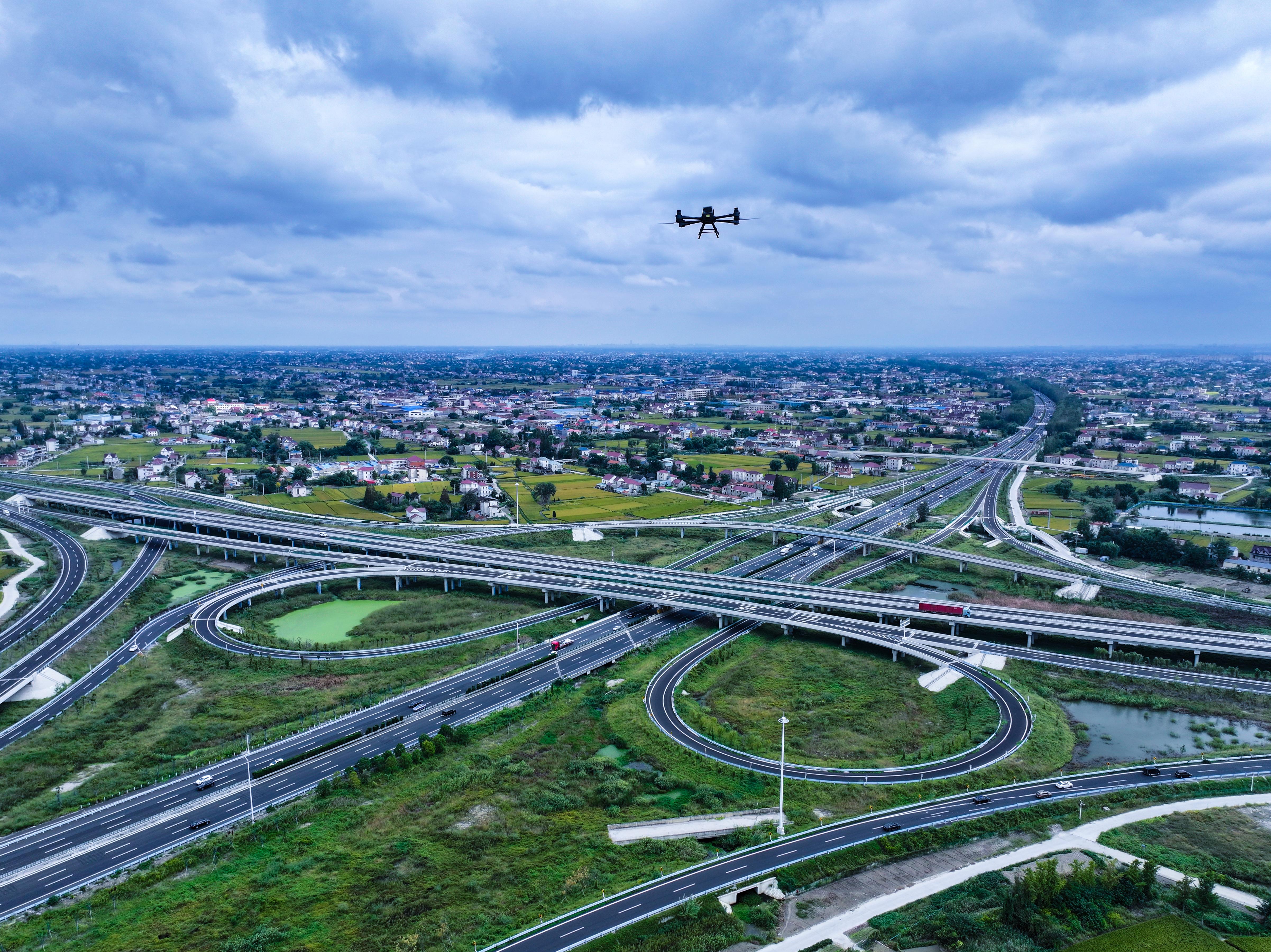 江苏交控“四个转变”让低空经济振翅翱翔(图1)