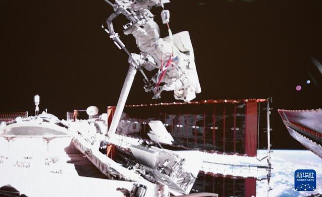 时光相册龙8国际｜70载中国航天箭指苍穹(图37)